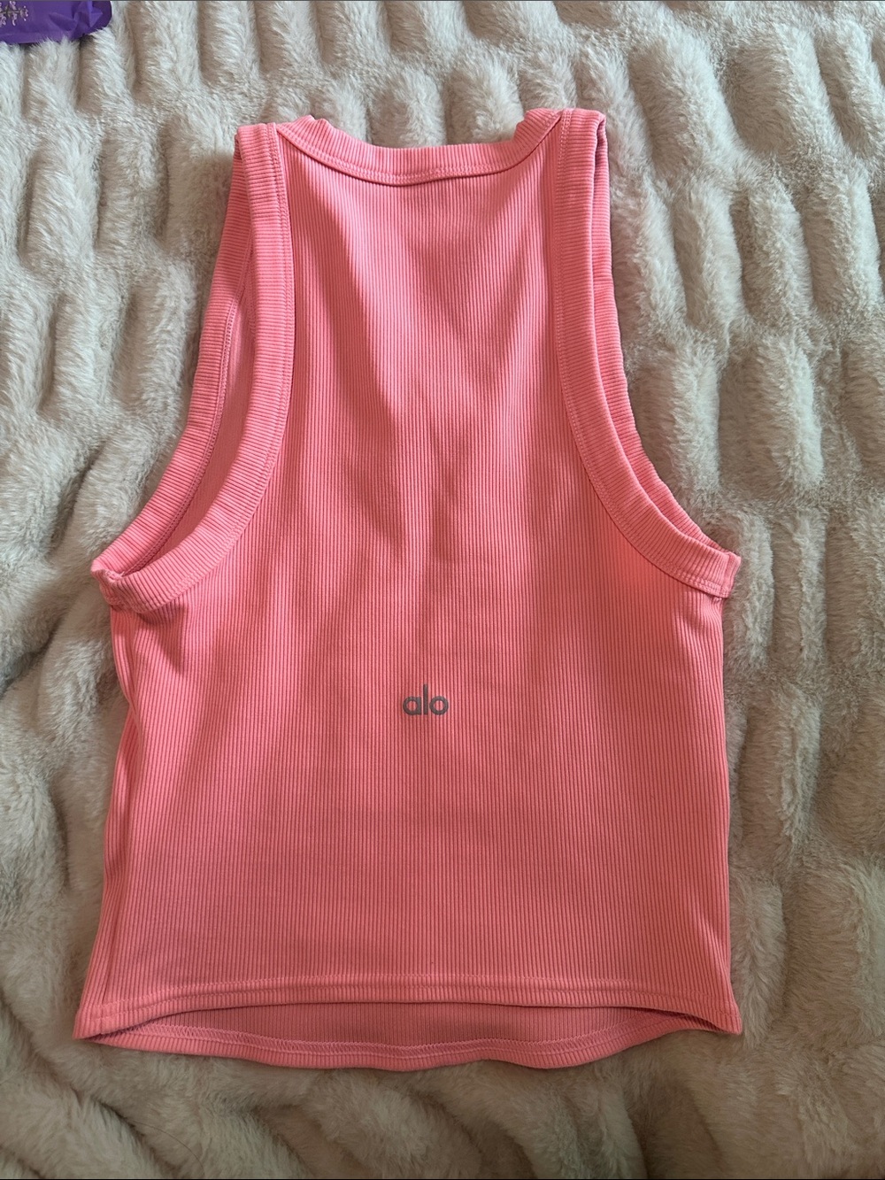 Alo Yoga Neon Bubblegum Pink Goddess Tank Womens size Small Sold Out - Picture 2 of 7